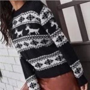 Black and White Patterned Women's Sweater